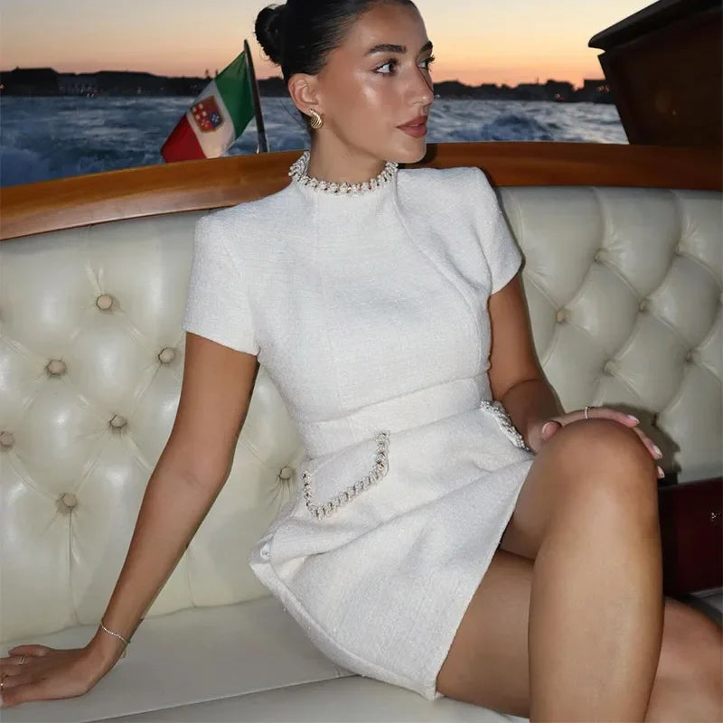 Vestido Curto Elegante Pérola
